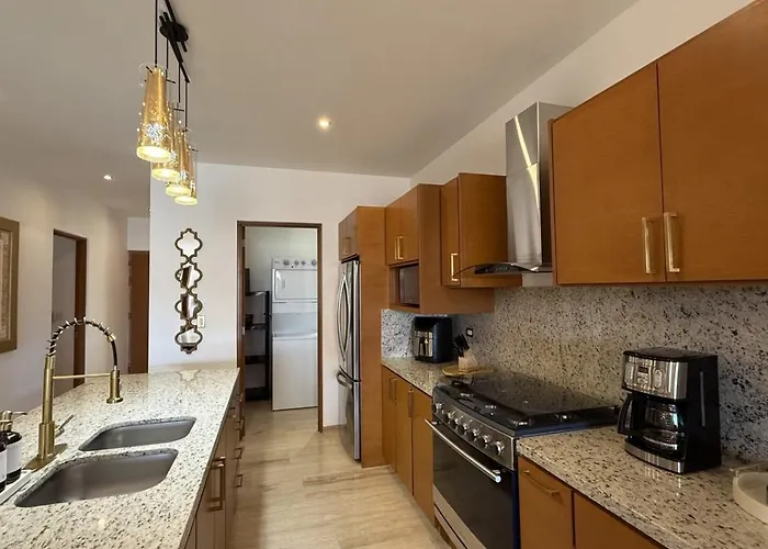 Cozy And Close To Town - Olas 243
